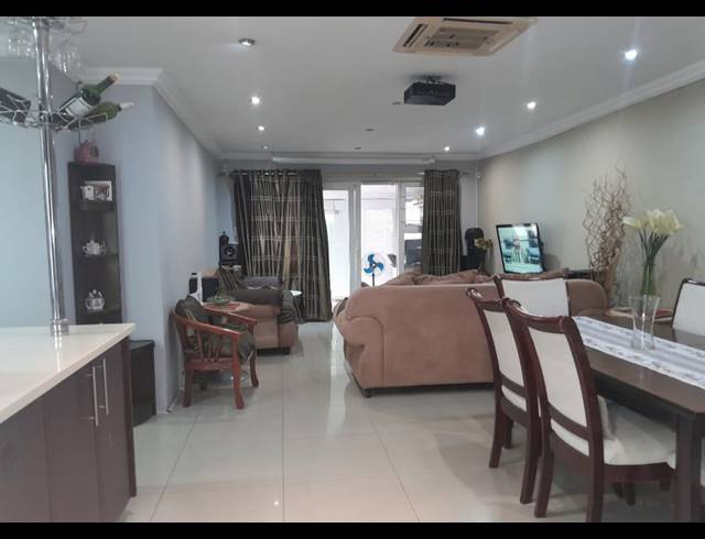 2 BEDROOM SIMPLEX FOR SALE IN SHERWOOD